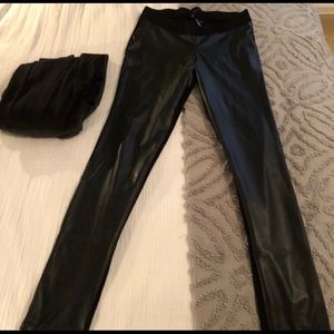 Seraphine Faux leather maternity leggings